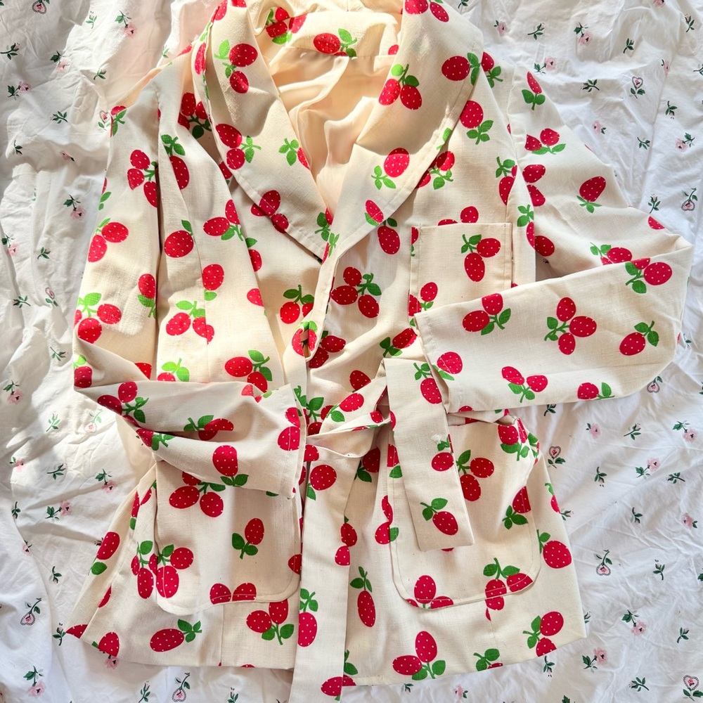 Vintage Strawberry Print jacket/blazer
